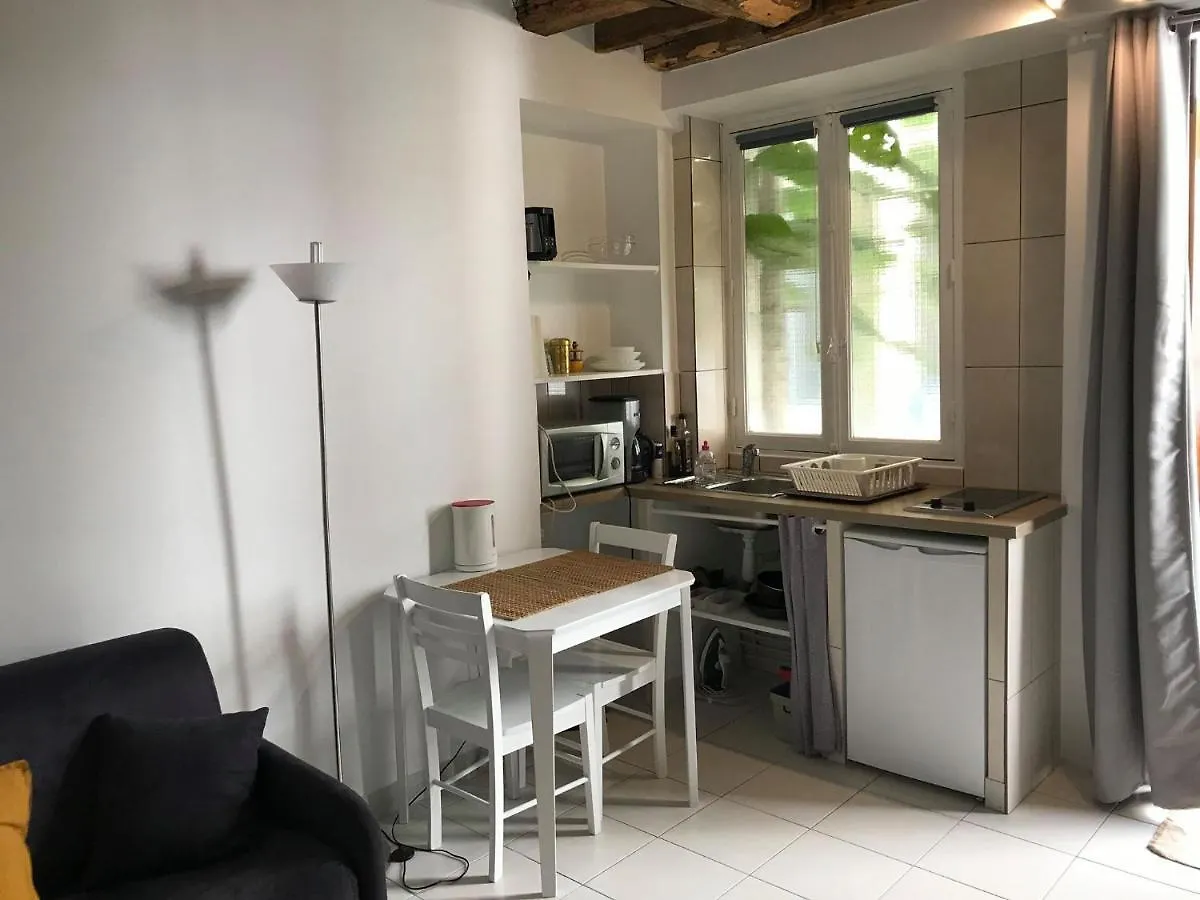Top Apartment Etoile av Ternes Paris