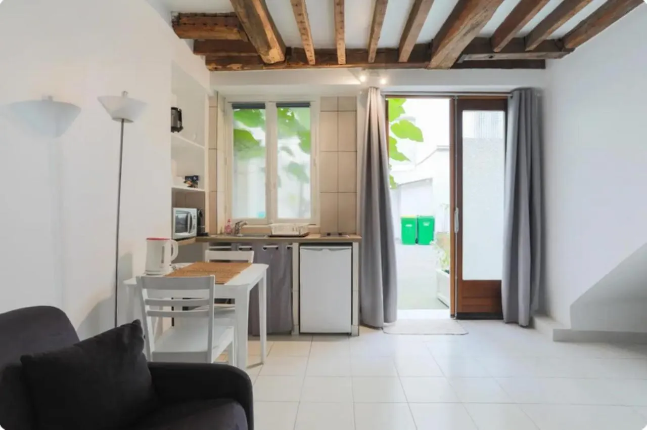 Top Apartment Etoile av Ternes Paris 0*,  France